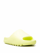 Chinelo Yeezy Slide Glow Green