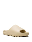 Chinelo Adidas Yeezy Slides 'Bone'